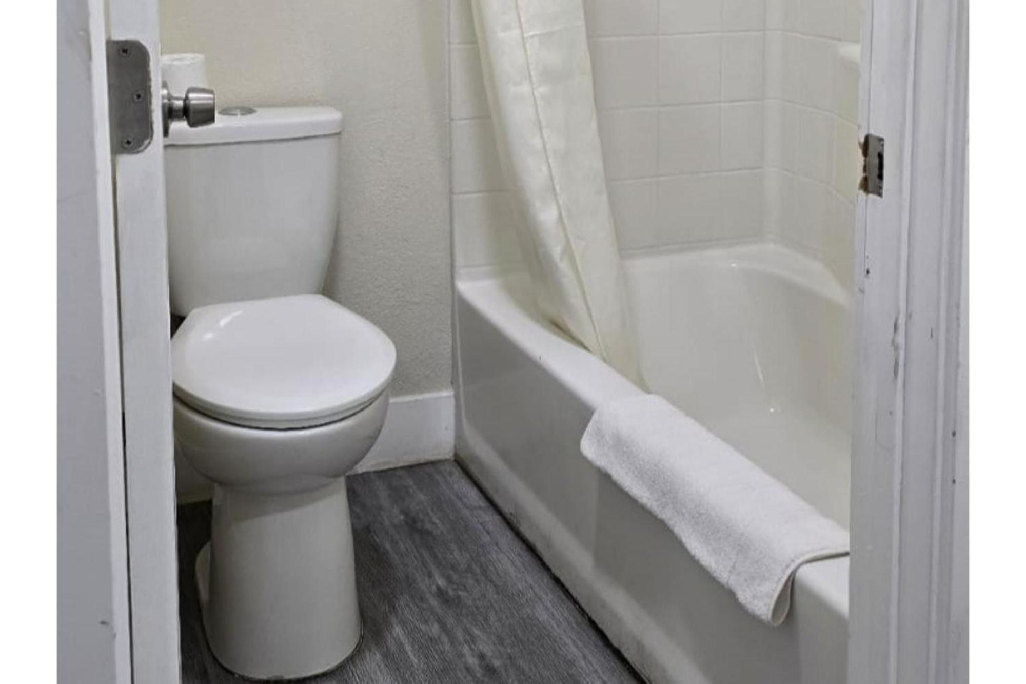 Hotel Avenida Victorville I 15 المظهر الخارجي الصورة