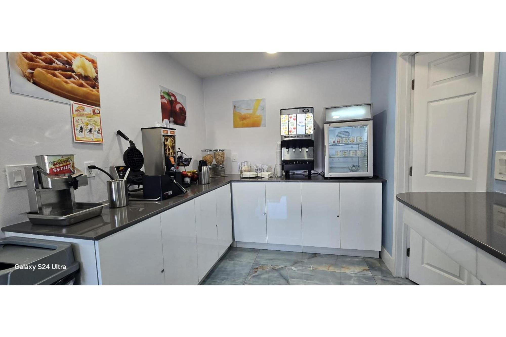 Hotel Avenida Victorville I 15 المظهر الخارجي الصورة